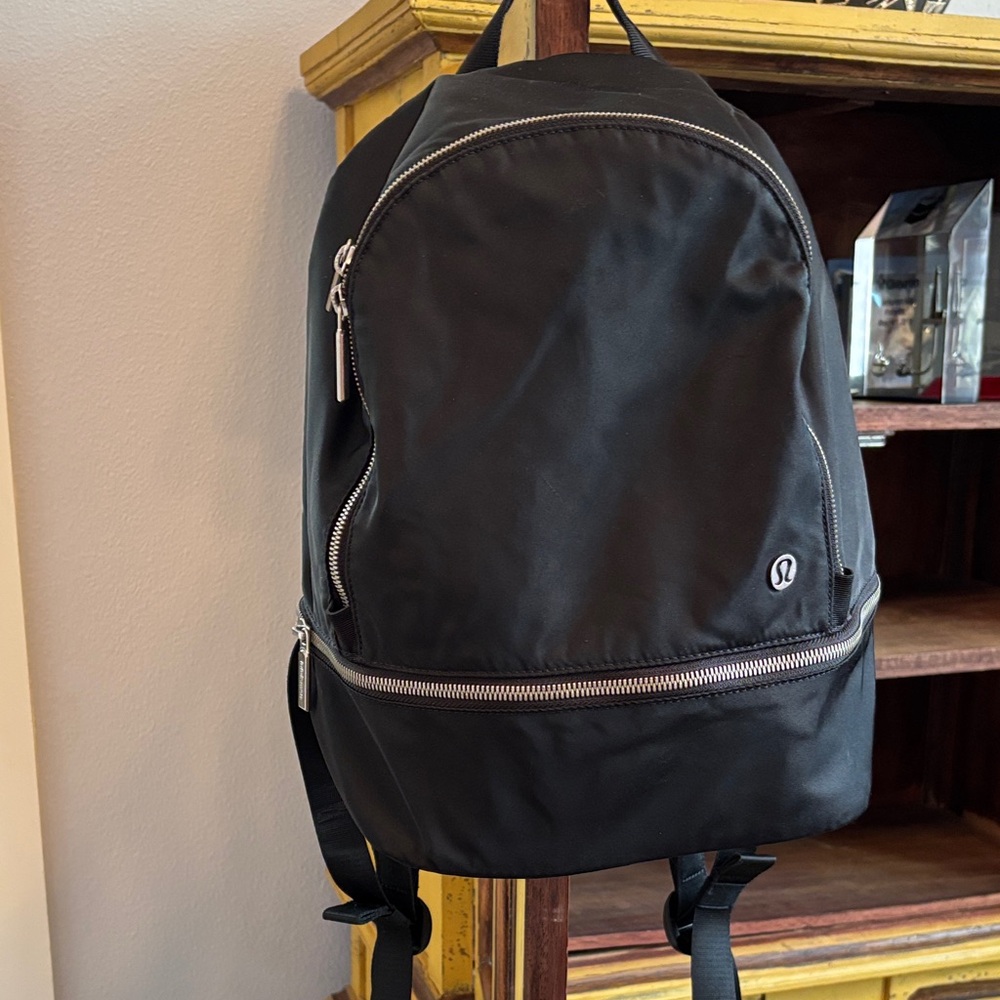 Lululemon Black City Adventurer 20L